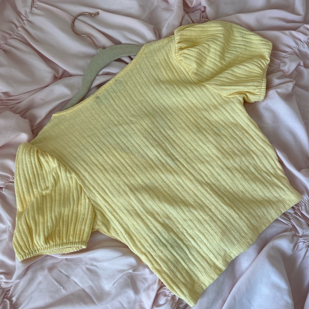 crop top - Picture 2 of 4